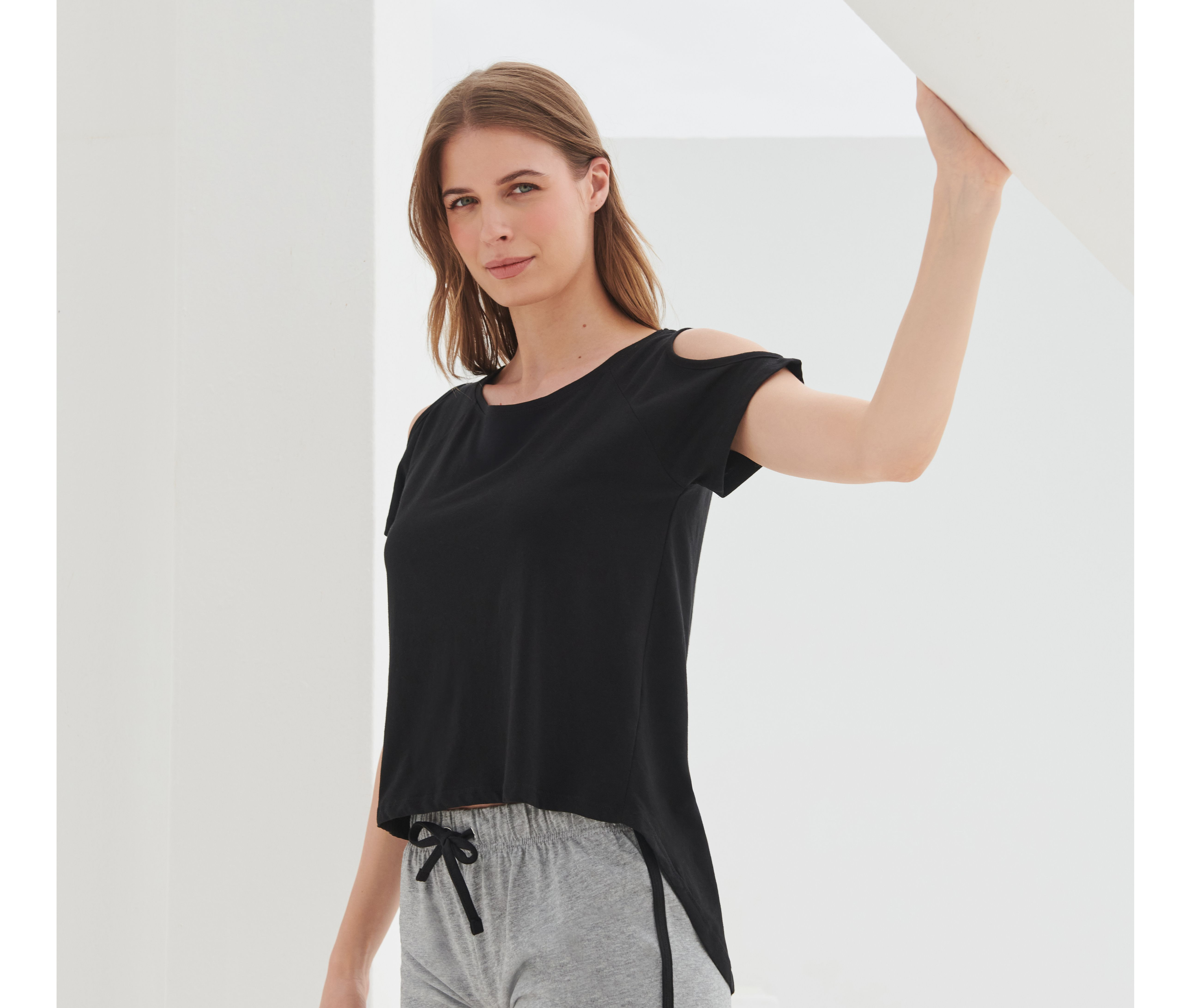 T-SHIRT WITH DROP TAIL