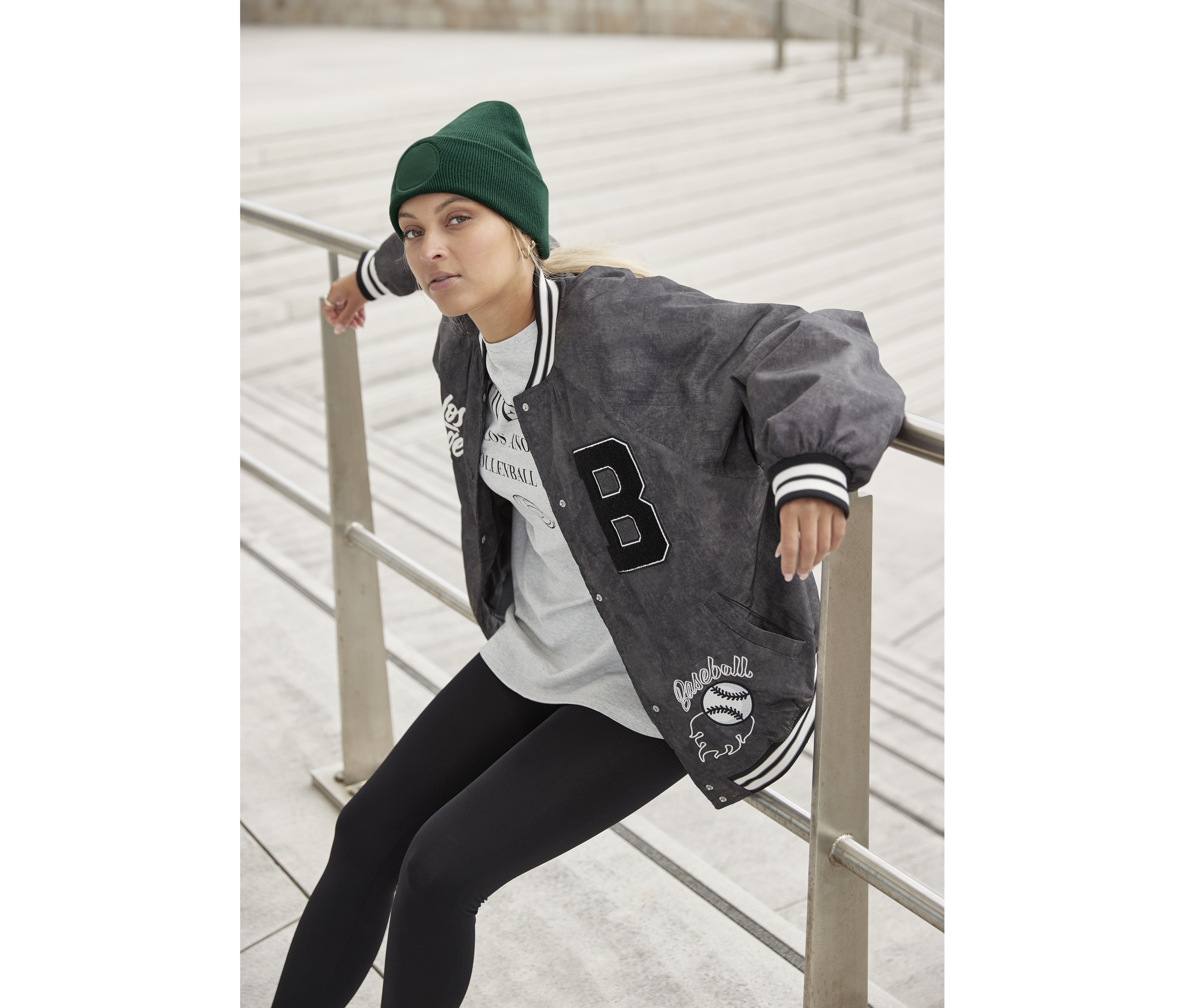 CIRCULAR PATCH BEANIE